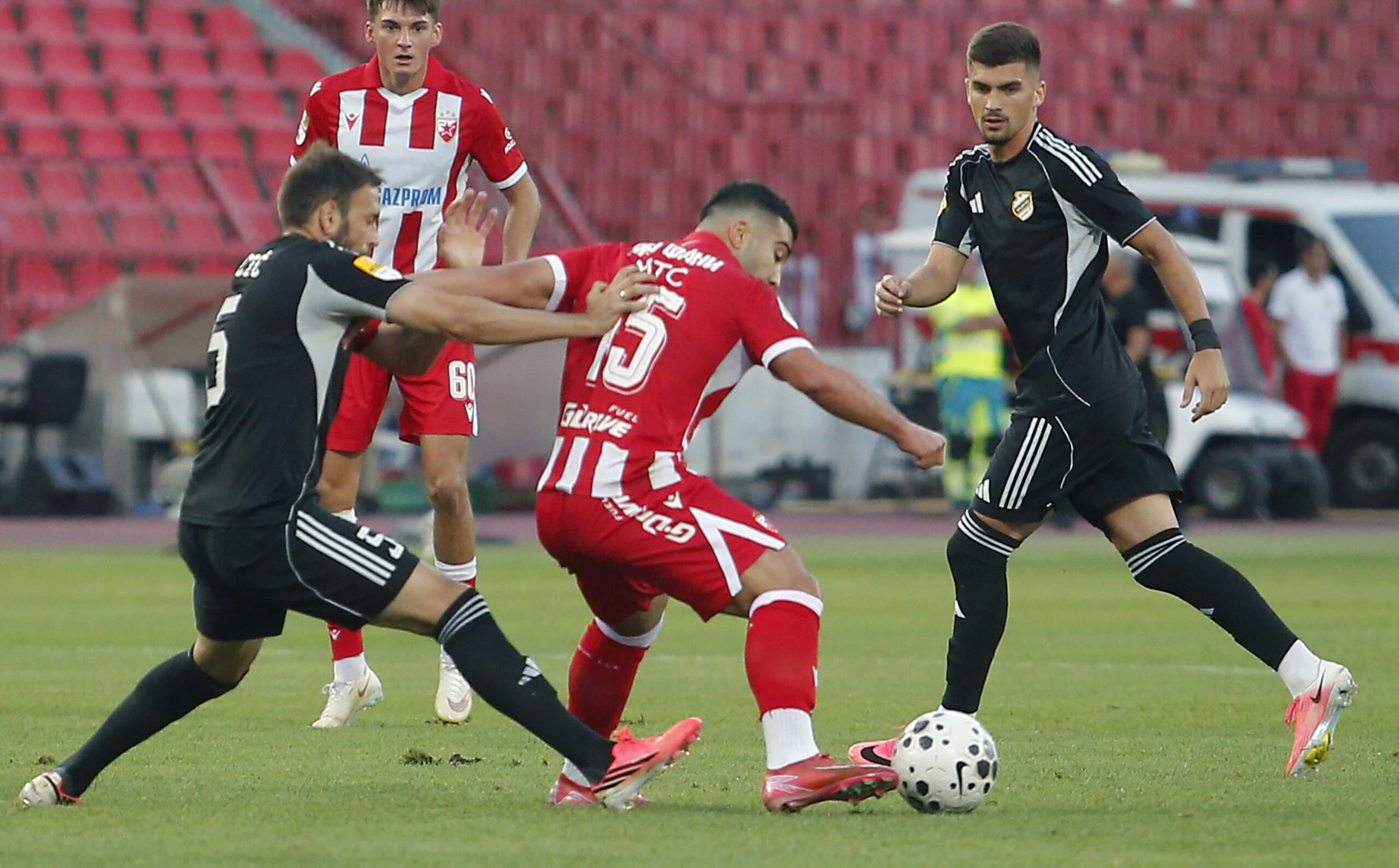 Crvena zvezda u problemu: Povreda Abu Fanija remeti planove pred važne utakmice