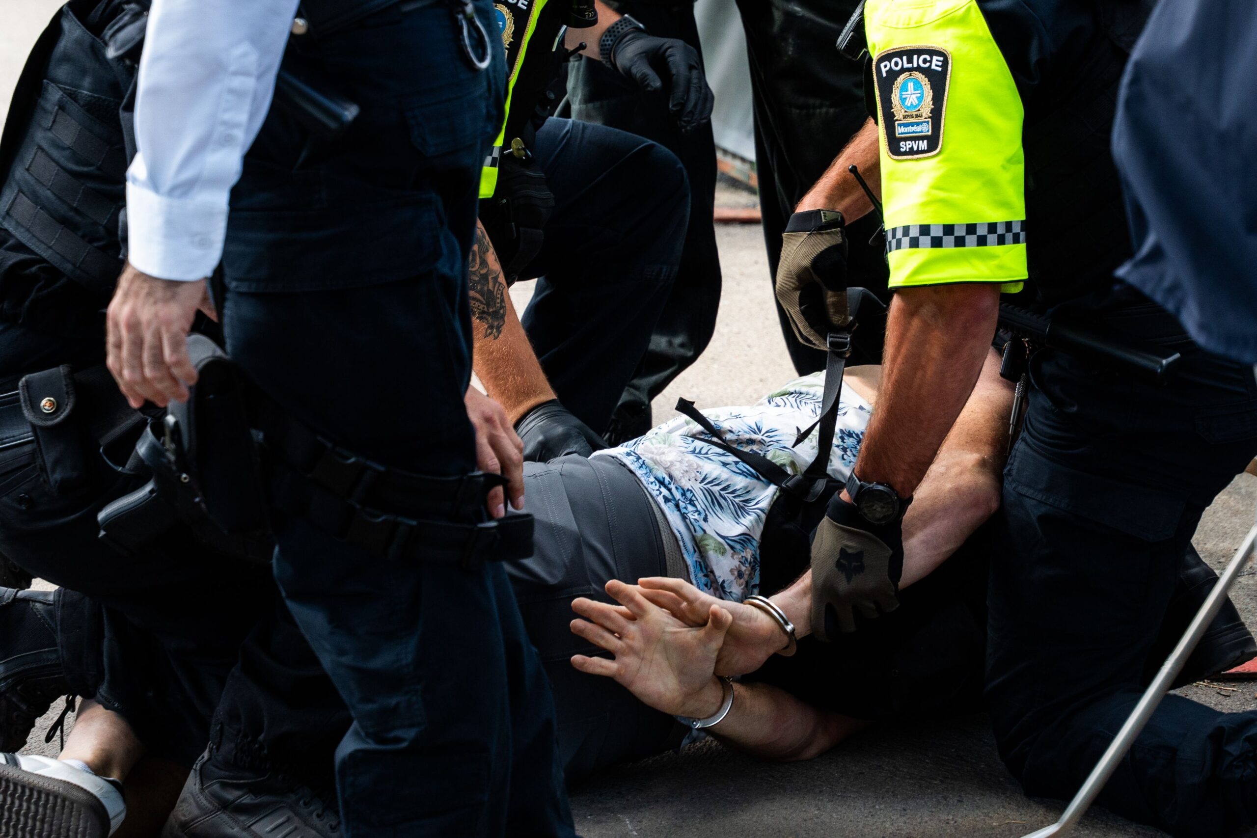 Herojski čin policajca u Ontariju: Upkos ranjavanju, sprečio napad na sinagogu – napad na sinagogu u Ontariju