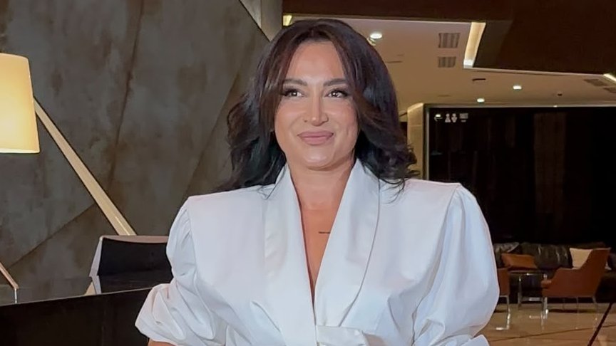 KAKO JE ANDREANA ČEKIĆ PROŠLA KROZ PROMENE: Pevačica otkrila detalje svog procesa mršavljenja i odnosa sa koleginicama – proces mršavljenja Andreane Čekić