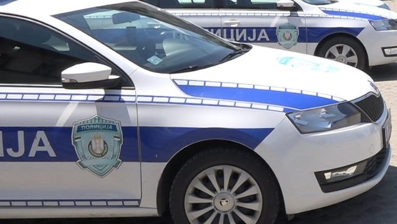 Napad u Kuli: Muškarac uhapšen zbog lomljenja štanda i napada sekirom