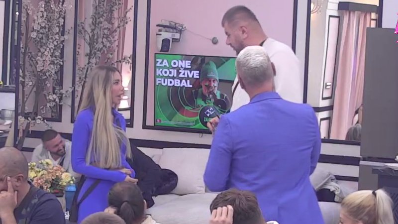 TAJNI SIGNALI NA ŽURKI IZAZVALI RASPRAVU: Aneli objasnila komunikaciju sa Dačom, ostali učesnici reagovali (VIDEO) – tajni signali u Eliti 10