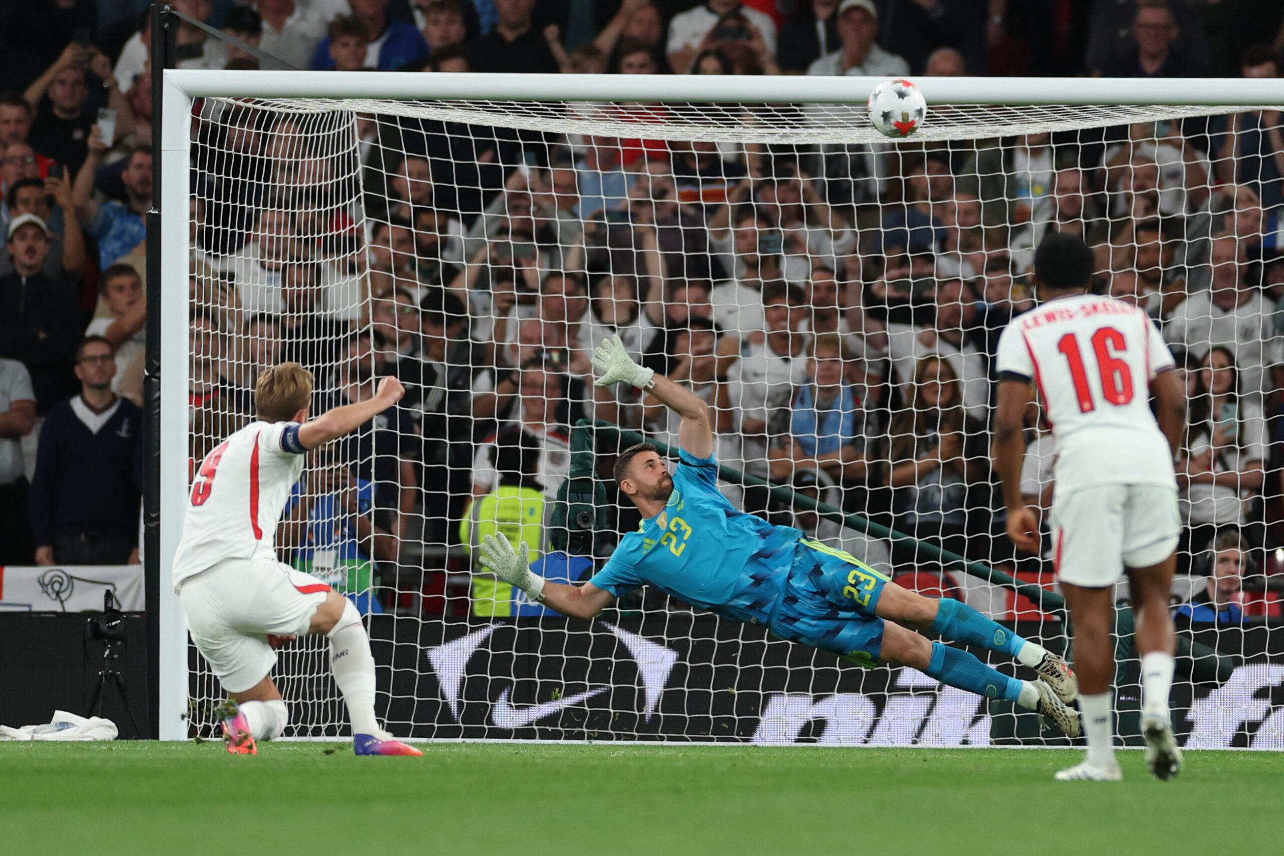 Harry Kane napravio dvostruki dodir kod penala: Evo zašto je Engleska ostala bez gola protiv Španije