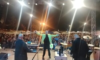 KAKO JE KEBA RASPEVAO JEDAN GRAD: Folk zvezda Dragan Kojić nastupio pred prepunim trgom u Koceljevi (FOTO) – koncert u Koceljevi