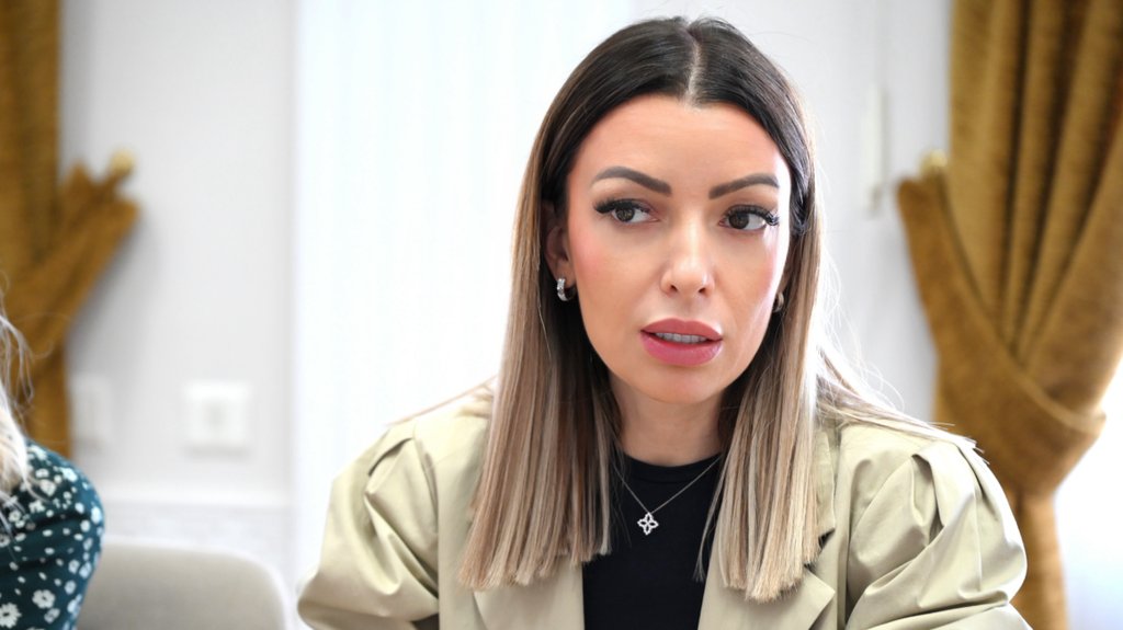 Adrijana Mesarović razgovarala sa građanima o ekonomiji i stabilnosti u Srpskoj Crnji – ekonomija i stabilnost u Srpskoj Crnji
