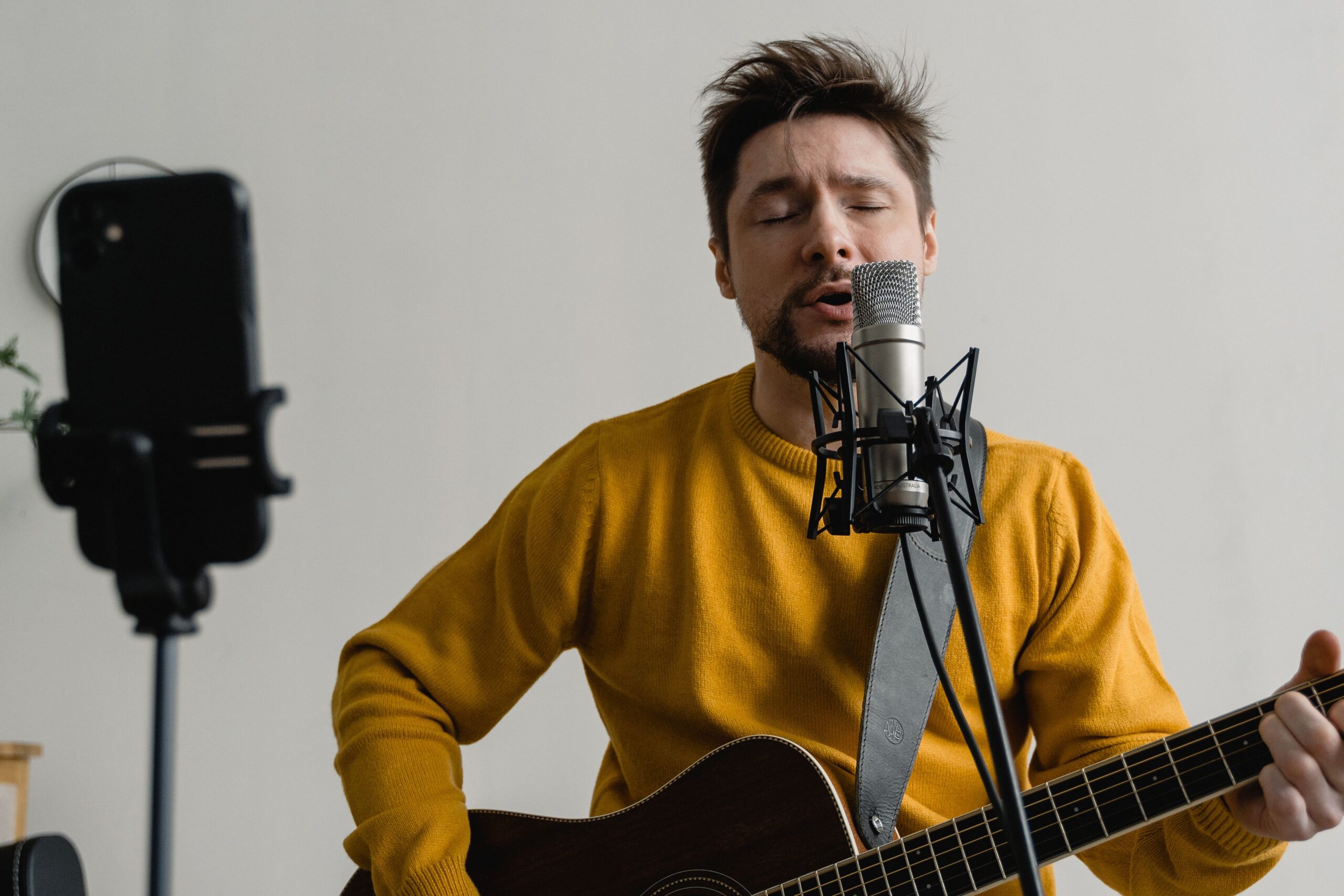 Raye otkriva kako je rizik doveo do njenog najvećeg uspeha (VIDEO) – Raye muzički uspeh
