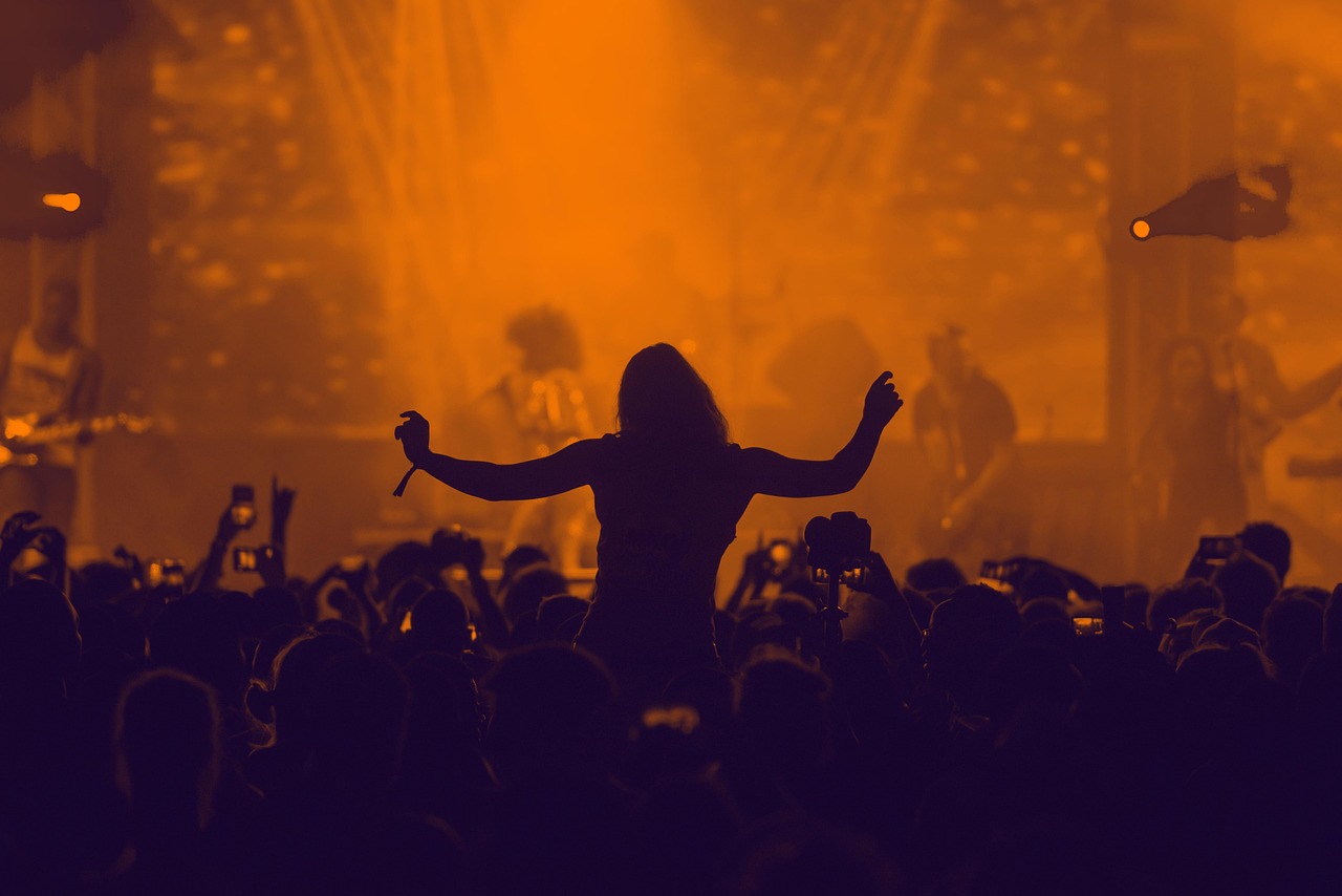 Aura i tarot karte oduševili posetiteljke na koncertu Phoebe Bridgers – Phoebe Bridgers koncert