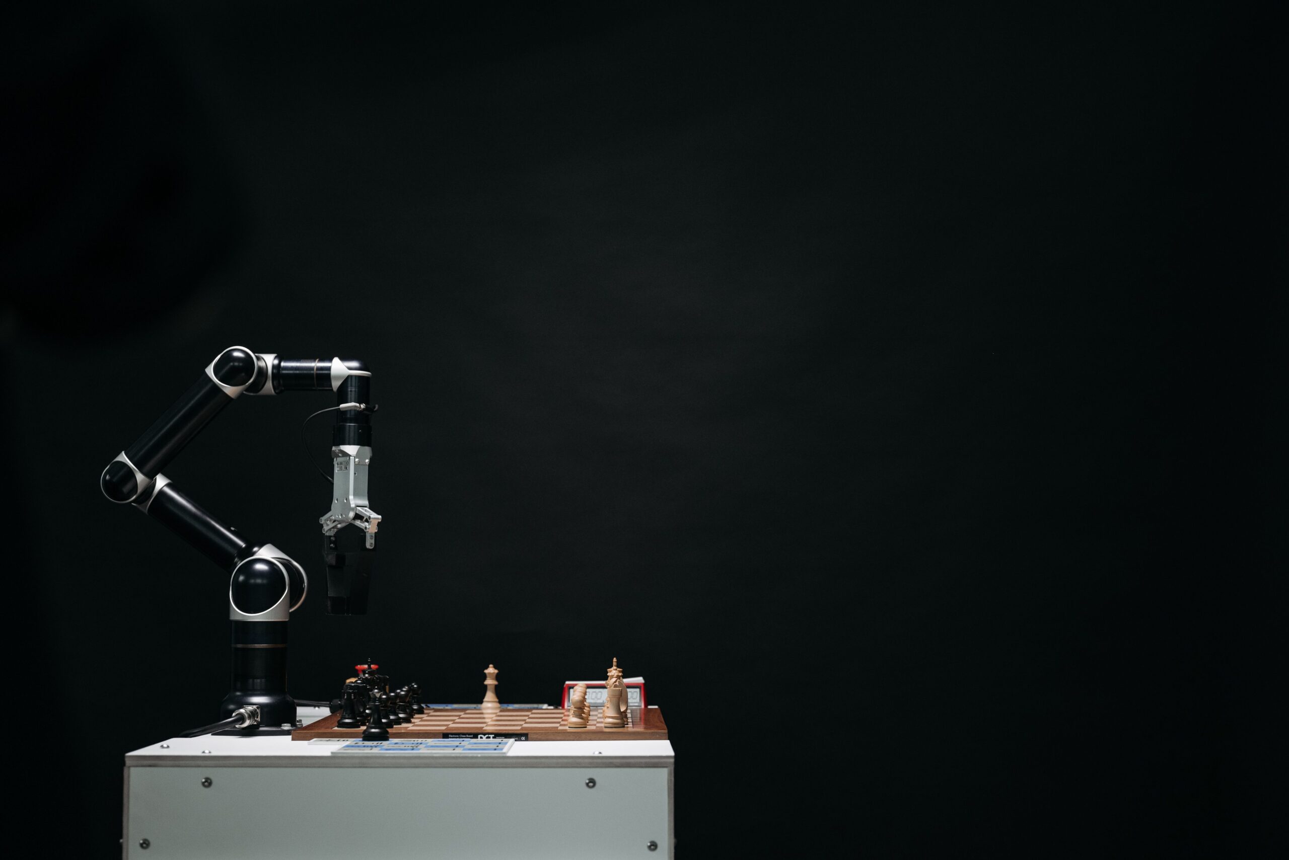 Da li veštačka inteligencija može preuzeti kontrolu nad internetom? – AI kontrola interneta