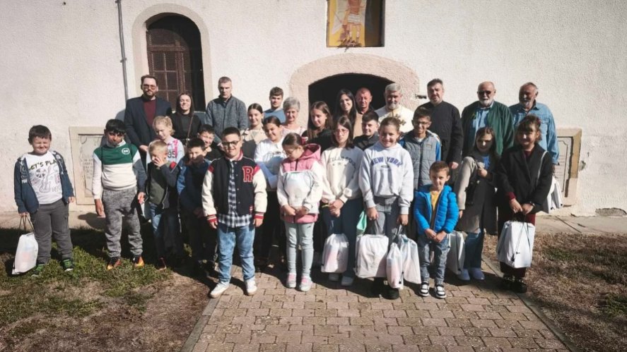 Fondacija 'Sveta Petka' podelila školski pribor: Podrška mališanima u Belom Manastiru – napad u Belom Manastiru