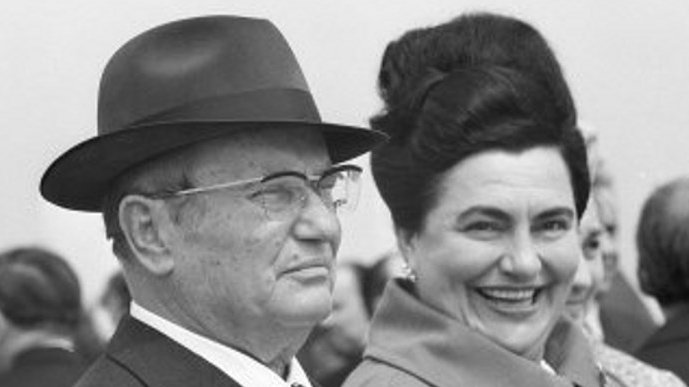 MNOGI SU JE GLEDALI, A NISU ZNALI PRAVU ISTINU: Otkriveno ko je unuka Jovanke Broz, voditeljka Pinka poznata po harizmi (FOTO)
