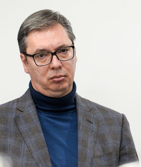 Aleksandar Vučić komentarisao incident sa Šapićem i naveo odgovornost javnih funkcionera – napad u Beogradu