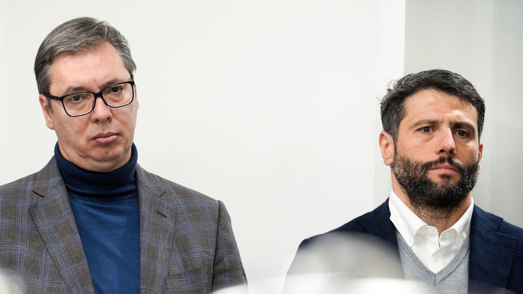 Aleksandar Vučić komentarisao incident sa Šapićem i naveo odgovornost javnih funkcionera – napad u Beogradu