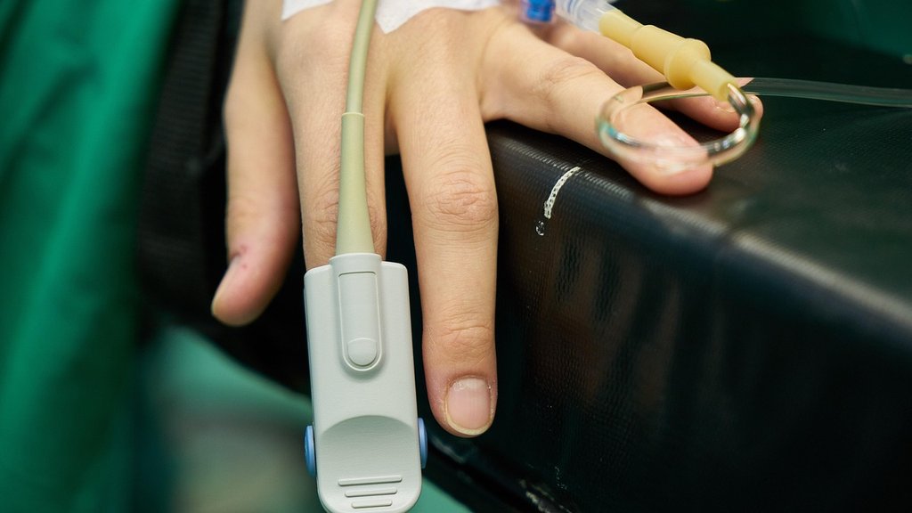 Čudan sjaj u oku trogodišnje devojčice: Kako je neobičan detalj otkrio retku bolest – retinoblastom kod dece
