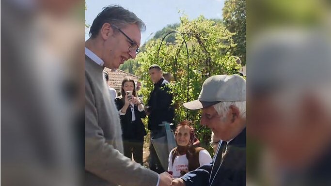 Aleksandar Vučić posetio Donju Kamenicu i razgovarao sa najstarijim meštaninom – Aleksandar Vučić Donja Kamenica