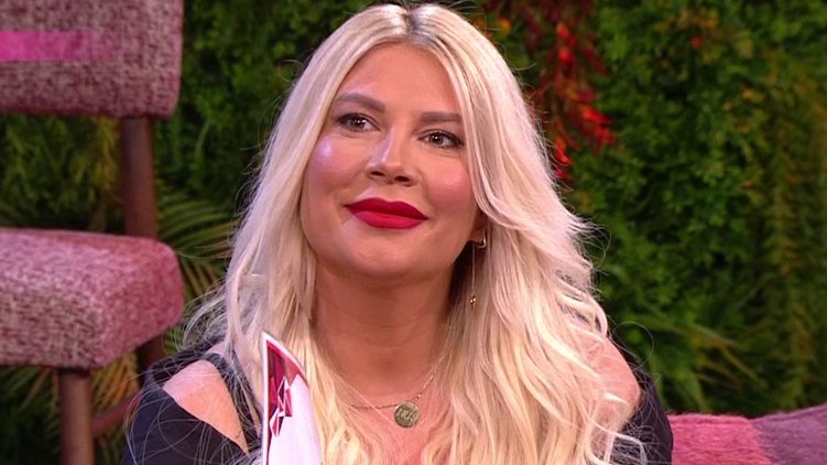 DETALJI IZ DETINJSTVA DEE ĐURĐEVIĆ: Voditeljka priznala ko joj je bio omiljeni pevač iz mladosti (FOTO) – Dea Đurđević Saša Kovačević