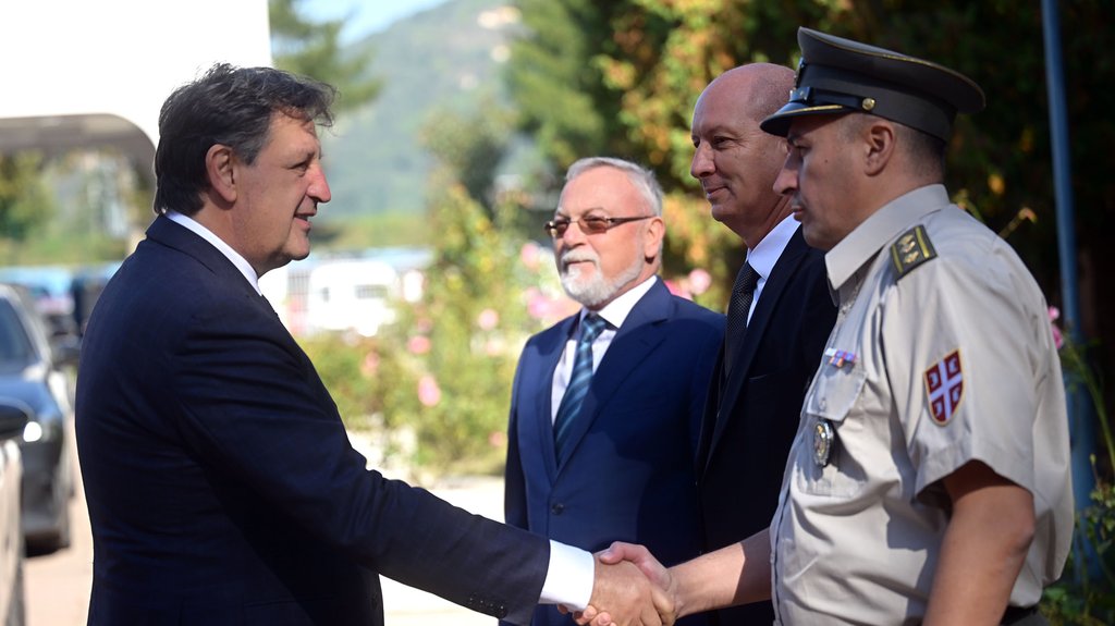 Ministar Gašić posetio 'Milan Blagojević – namenska': Fokus na unapređenju proizvodnje – Milan Blagojević namenska