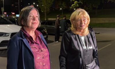 SVE JE BILO DRUGAČIJE KADA JE BIO TU: Ćerka i udovica Tome Zdravkovića stigle na koncert posvećen legendarnom pevaču, otkrile u kakvom su kontaktu sa kolegama (VIDEO) – koncert Toma Zdravković