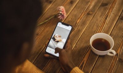Tinder uvodi grupna druženja kao alternativu klasičnim jedan-na-jedan sastancima – grupna druženja na Tinderu