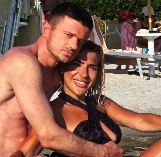 JOŠ JEDAN ODMOR U REŽIJI MILOŠA STOJANOVIĆA: Jovana Jeremić iznenađena snimkom pored bazena, komplimenti pljušte (VIDEO) – Jovana Jeremić na odmoru