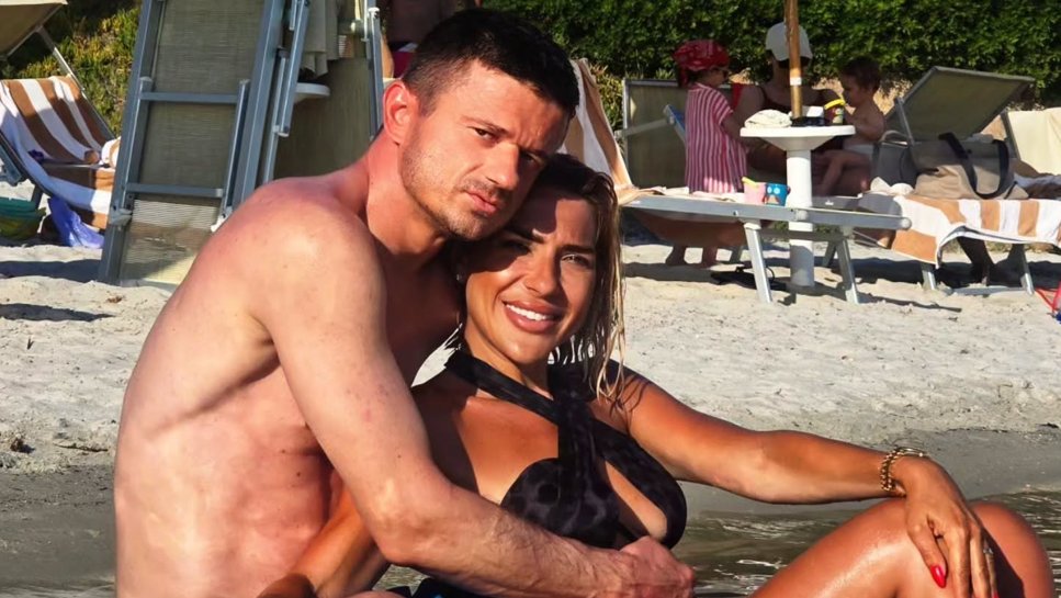 JOŠ JEDAN ODMOR U REŽIJI MILOŠA STOJANOVIĆA: Jovana Jeremić iznenađena snimkom pored bazena, komplimenti pljušte (VIDEO) – Jovana Jeremić na odmoru