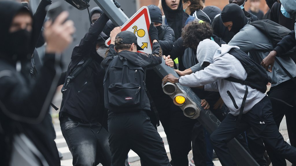 Sukobi u francuskim školama: Više od 600 uhapšenih tokom intervencije policije – napad u francuskim školama
