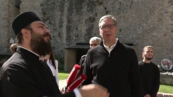 Aleksandar Vučić razgovarao sa monasima u manastiru Manasija o obnovi svetinje – manastir Manasija