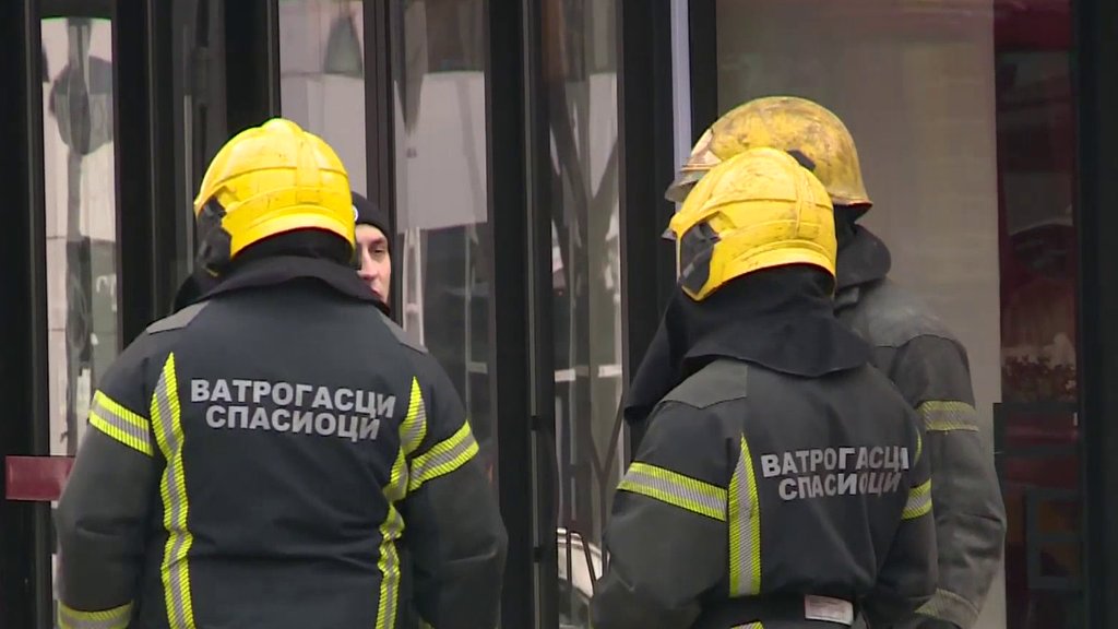 Crni dim prekrio nebo kod Užica: Požar guta brdo, vatrogasci na terenu – požar kod Užica