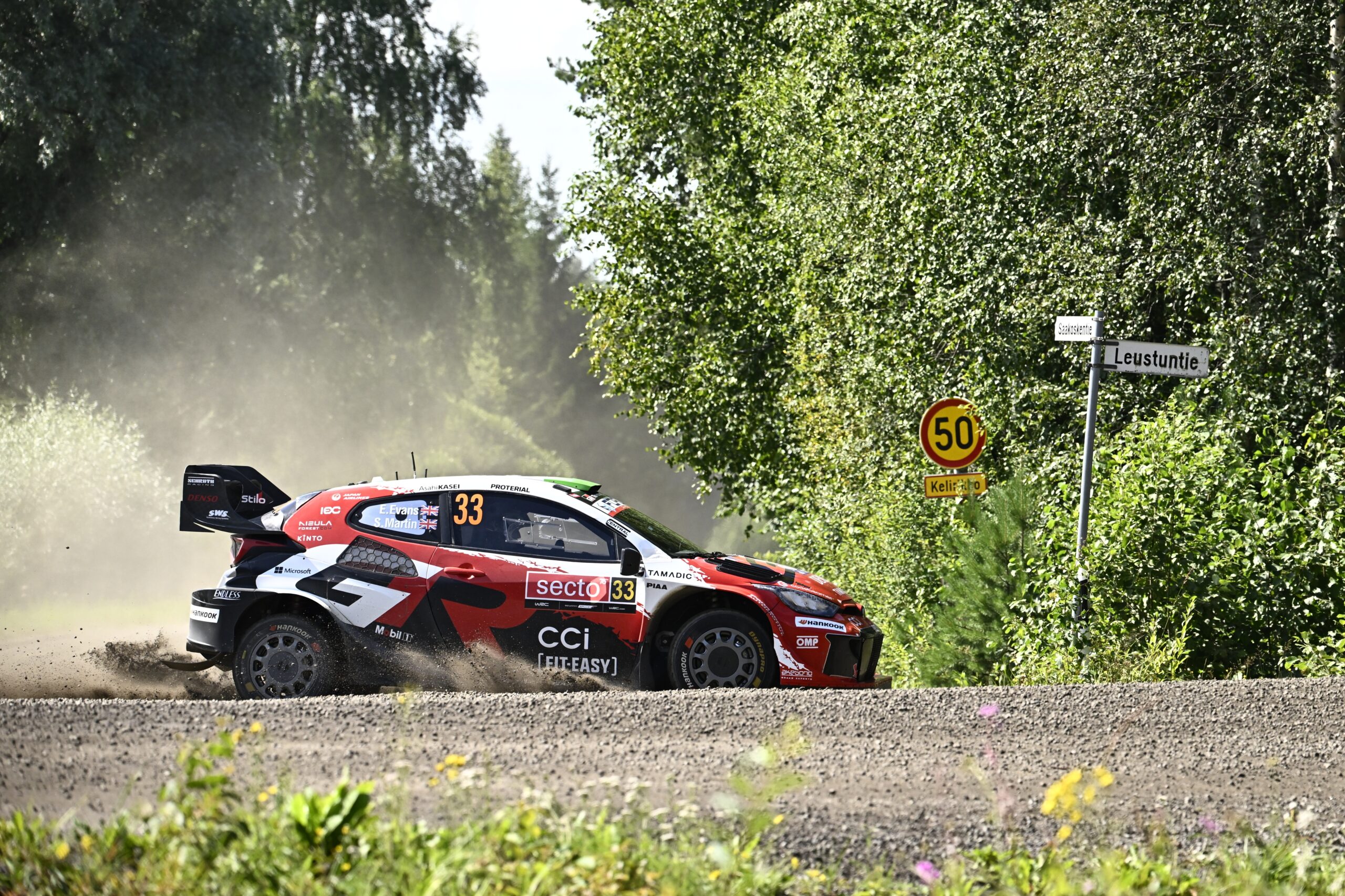 Elfyn Evans kontroliše situaciju i prilazi tituli u haosu na reliju Sardinija – Elfyn Evans reli Sardinija