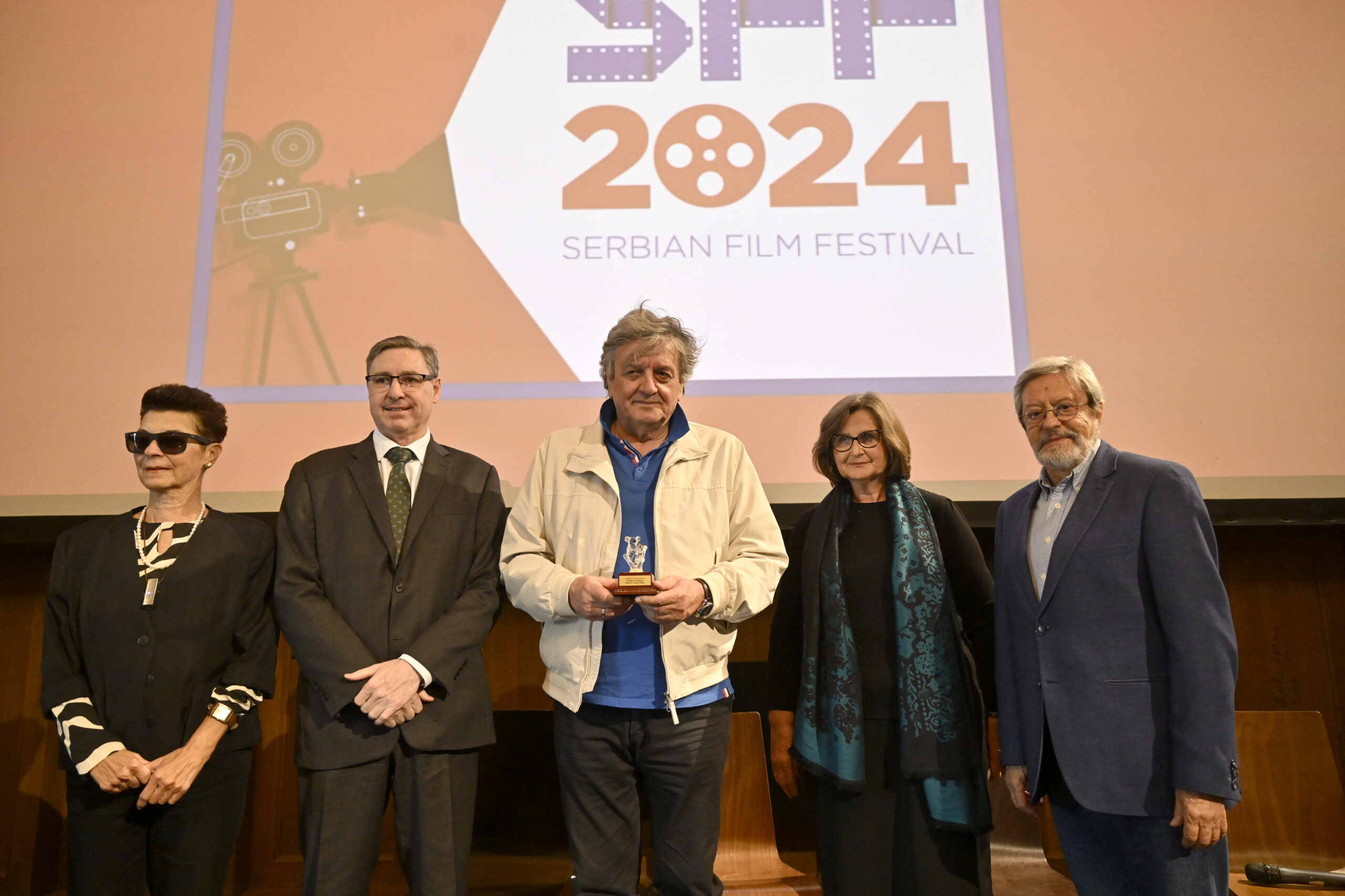Film 'Posečeno drvo' Tunča Davuta: Priča o porodici i migraciji – Tunč Davut film premijera