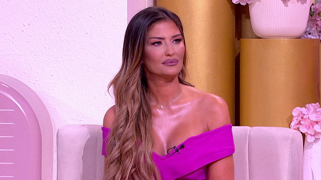 KO BI OVO OČEKIVAO OD ANE RADULOVIĆ: Voditeljka otkrila koga je obožavala u mladosti, poster je bio na zidu (FOTO) – Ana Radulović i Vanja Udovičić