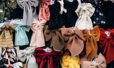 Neočekivani modni trendovi za jesen: Bodycon, šljokičaste patike i trapper kape – jesenja moda trendovi