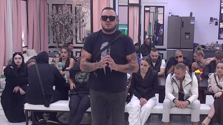 CAR OTVORIO DUŠU U EMISIJI: Priznao da ne može da se odvoji od Aneli i da više ne razmišlja o Anđeli (VIDEO) – Filip Car i Aneli