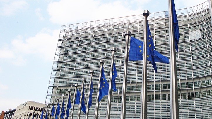 EU pojačava oprez zbog veštačke inteligencije: Kako države planiraju da spreče zloupotrebu nadzora? – zloupotreba AI za nadzor