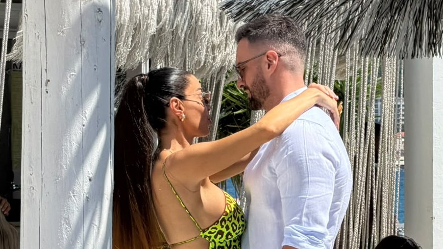 MALO POZNATA ISTINA O MIA BORISAVLJEVIĆ I BOJANU GRUJIĆU: Popularna pevačica starija je od supruga dve godine – Mia Borisavljević i Bojan Grujić