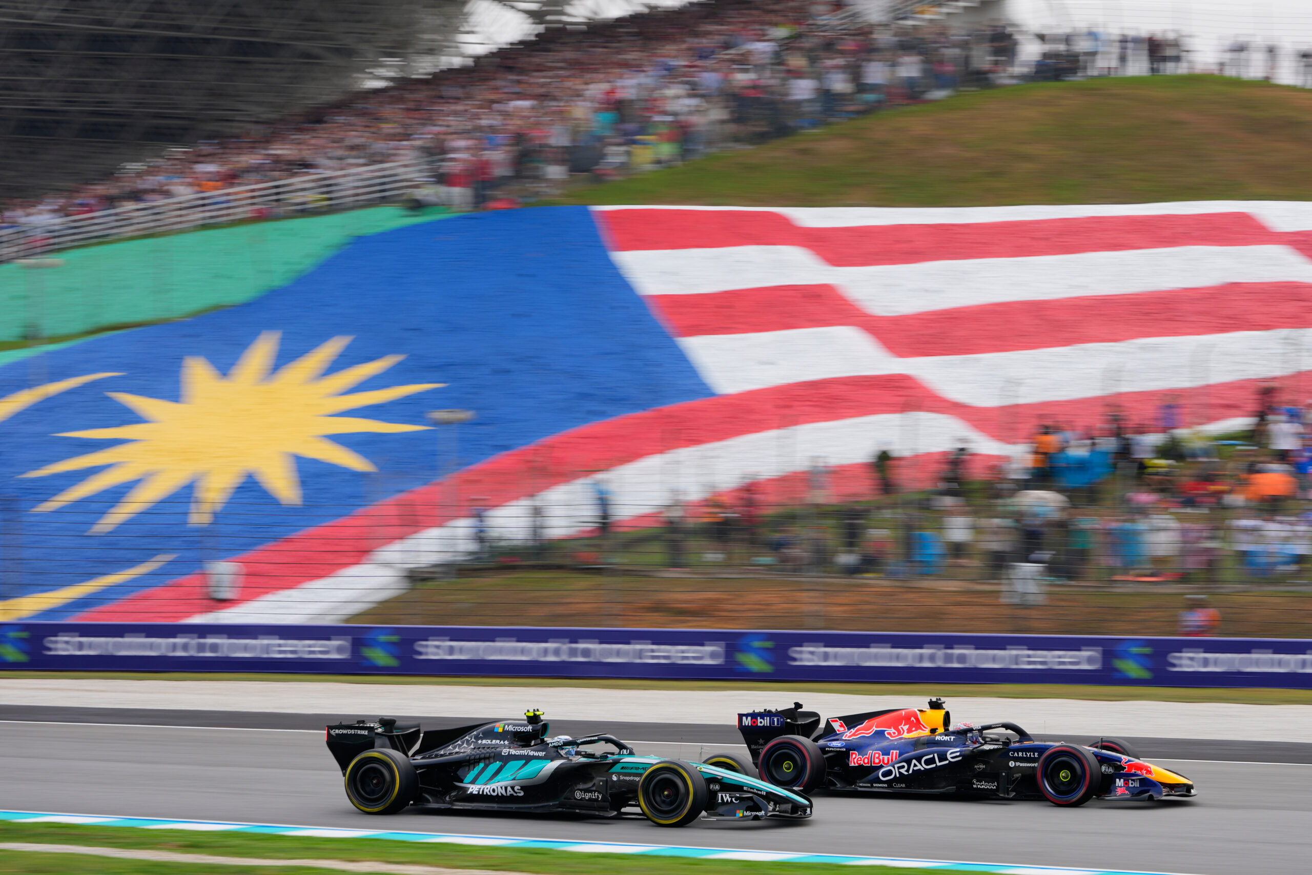 Max Verstappen i Fernando Alonso dominirali na haotičnom GP Bahreina u Sepangu