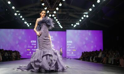 Olivia Colman oduševila Pariz autentičnim stilom na pisti – Olivia Colman moda