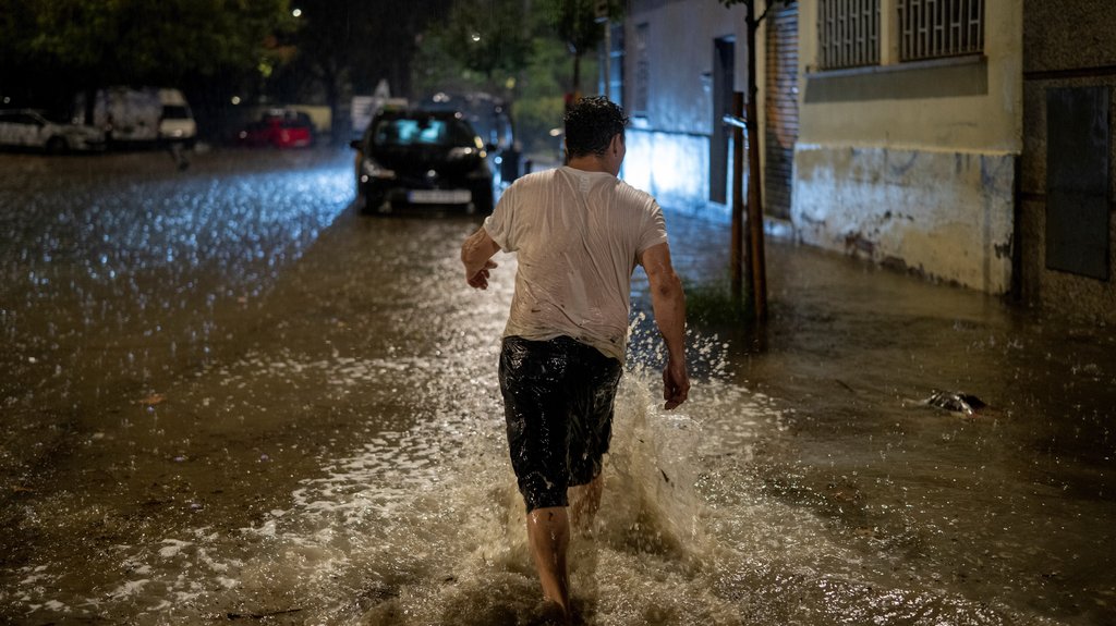 Poplave u Kataloniji: Dve osobe stradale, reka Besos premašila prag opasnosti