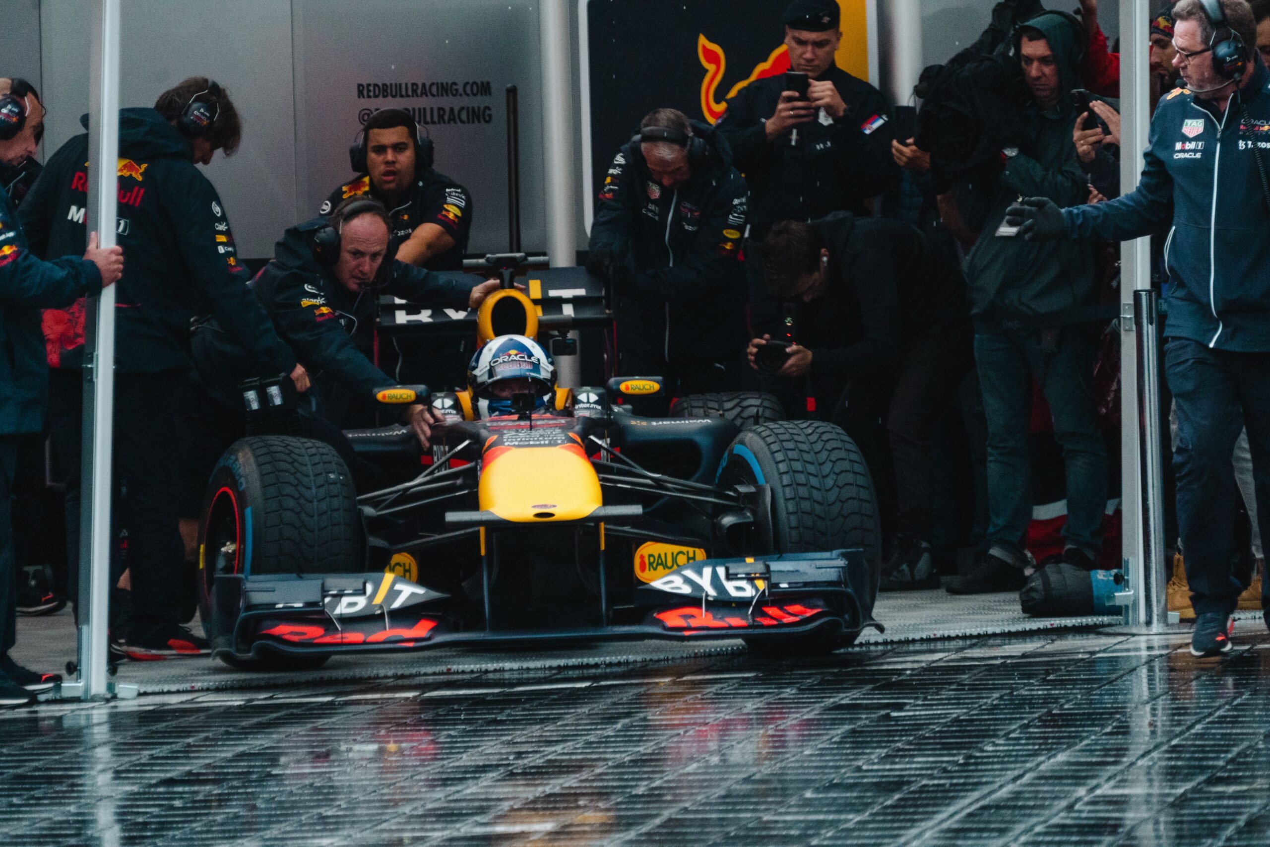 Problemi sa softverom izazvali haos u Sepangu tokom GP Bahrein formacione vožnje – GP Bahrein problem