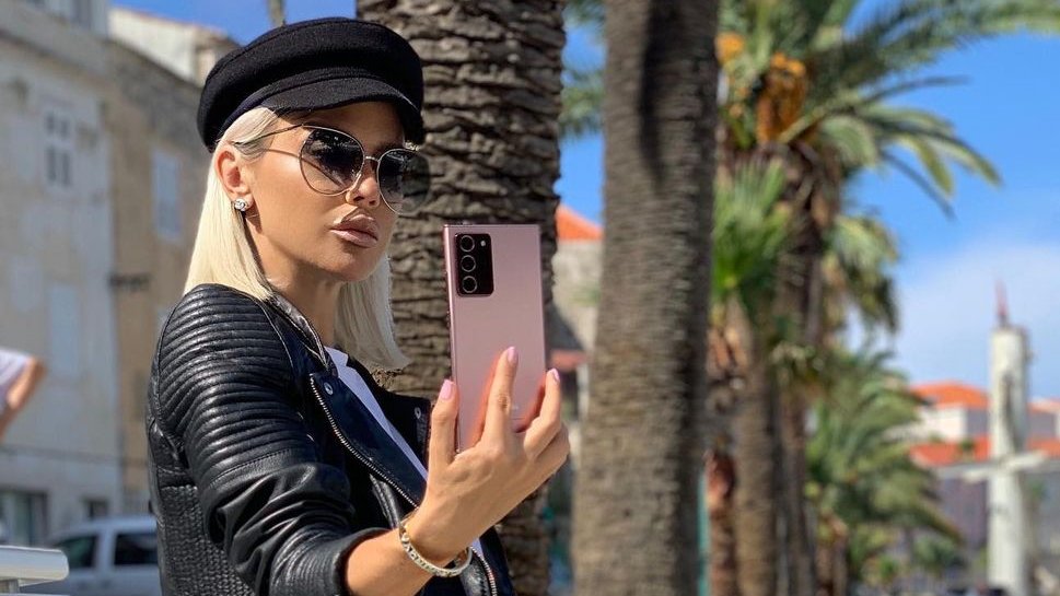 EMOTIVNA OBJAVA MAJE ŠUPUT DIRNULA MNOGE: Pevačica podelila uspomene na oca uz poruku koja je rasplakala pratioce (FOTO) – emotivna poruka Maje Šuput