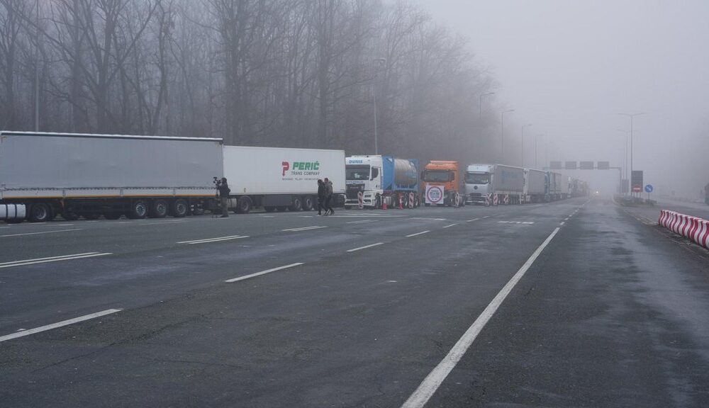 Gužve na izlazu iz Srbije: Teretna vozila na Šidu čekaju i do pet sati – granični prelaz Šid