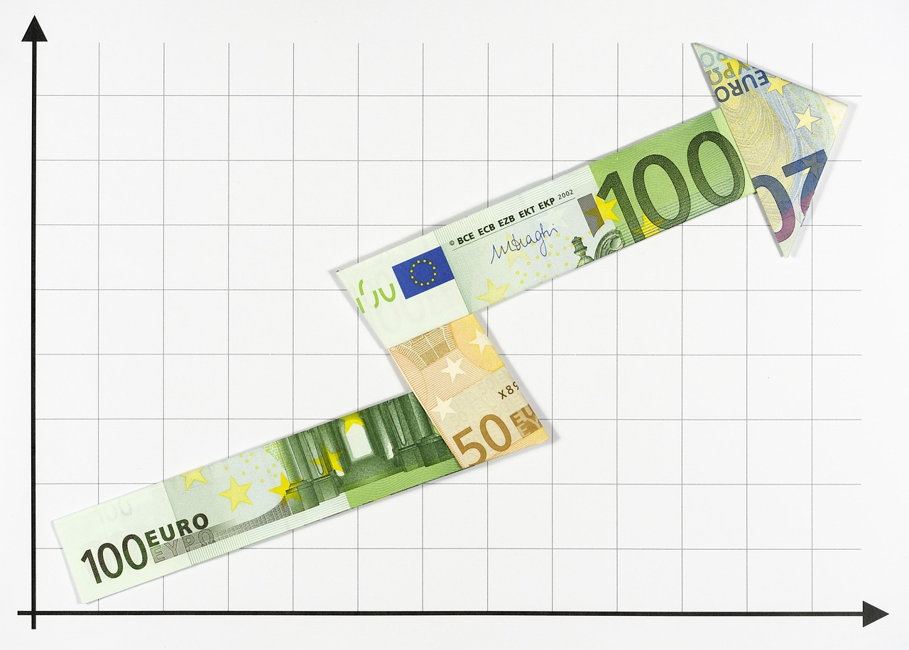 Poslovna aktivnost u evrozoni raste najbrže u 3,5 godine, evro pao na 1,11 dolara
