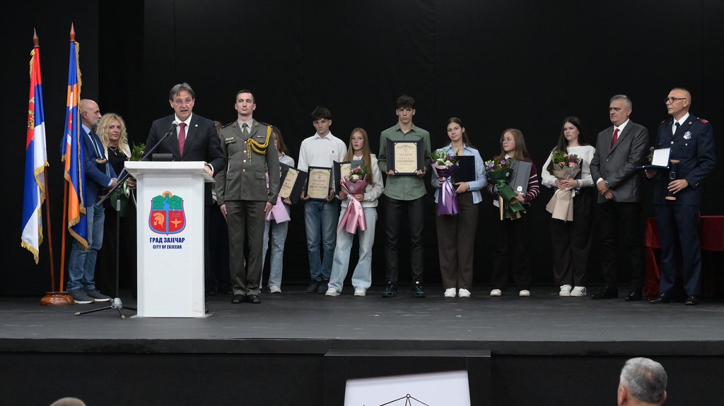 Ministar Gašić na Danu grada Zaječara: Vojska jača Timočku krajinu i obnavlja kasarnu – Vojska Srbije u Zaječaru