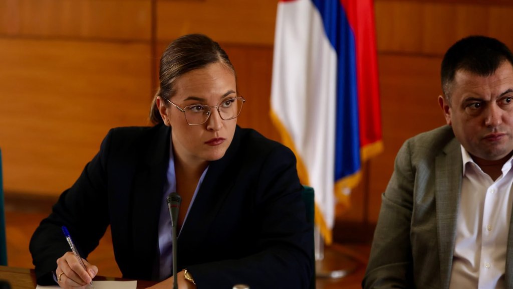 Sara Pavkov razgovarala sa građanima Velikog Gradišta o predstojećim izborima – Sara Pavkov Veliko Gradište