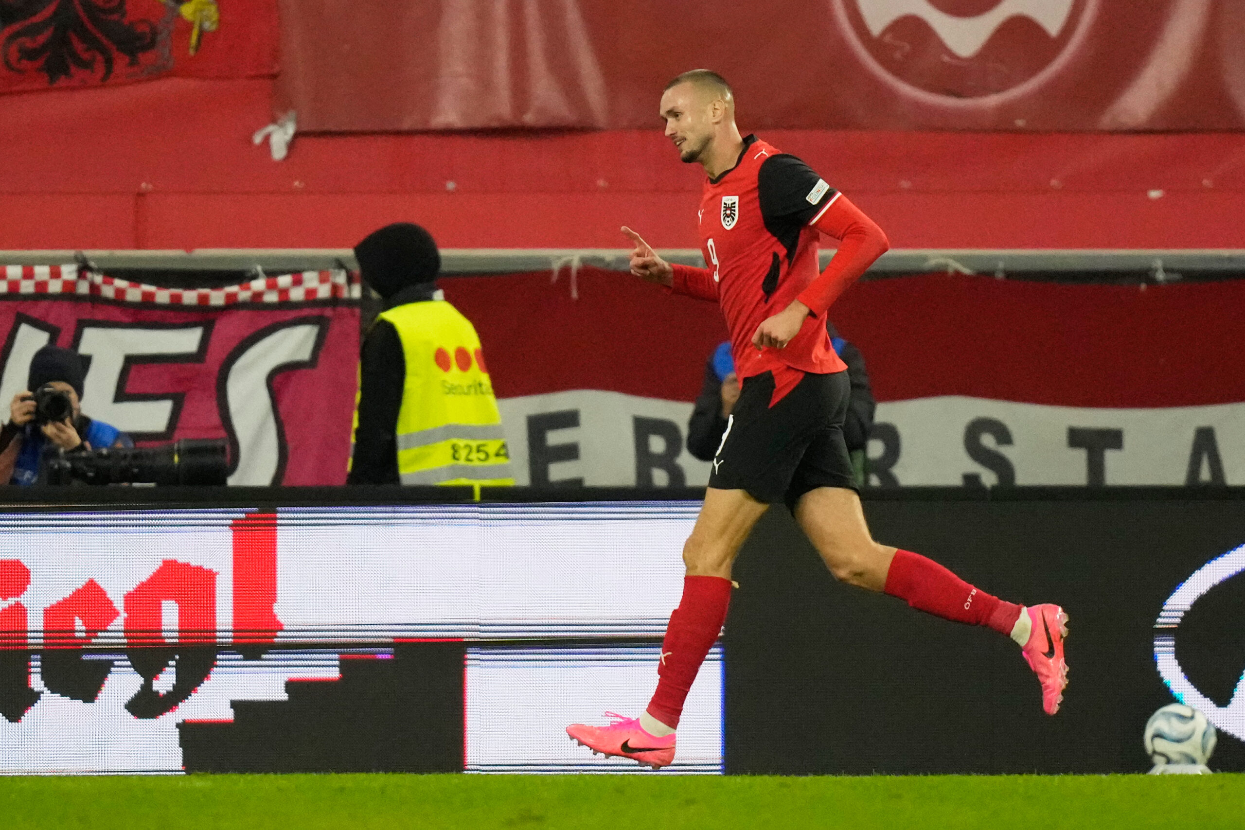 Saša Kalajdžić asistirao za bod Austrije protiv Kosova: Ključan trenutak u Prištini – Saša Kalajdžić Liga nacija