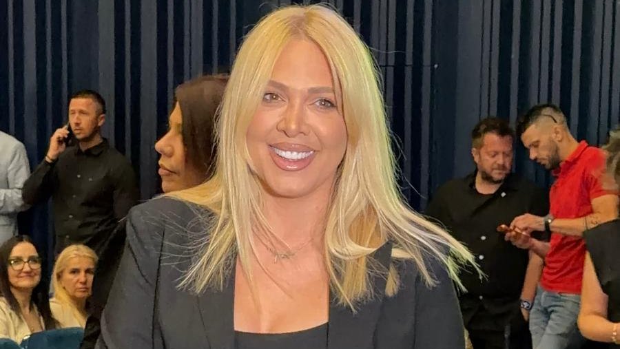 EMOCIJE KOJE NE MOŽE DA SAKRIJE: Milica Todorović otvoreno o pritisku posle porođaja i važnosti psihoterapije (FOTO) – pritisak posle porođaja