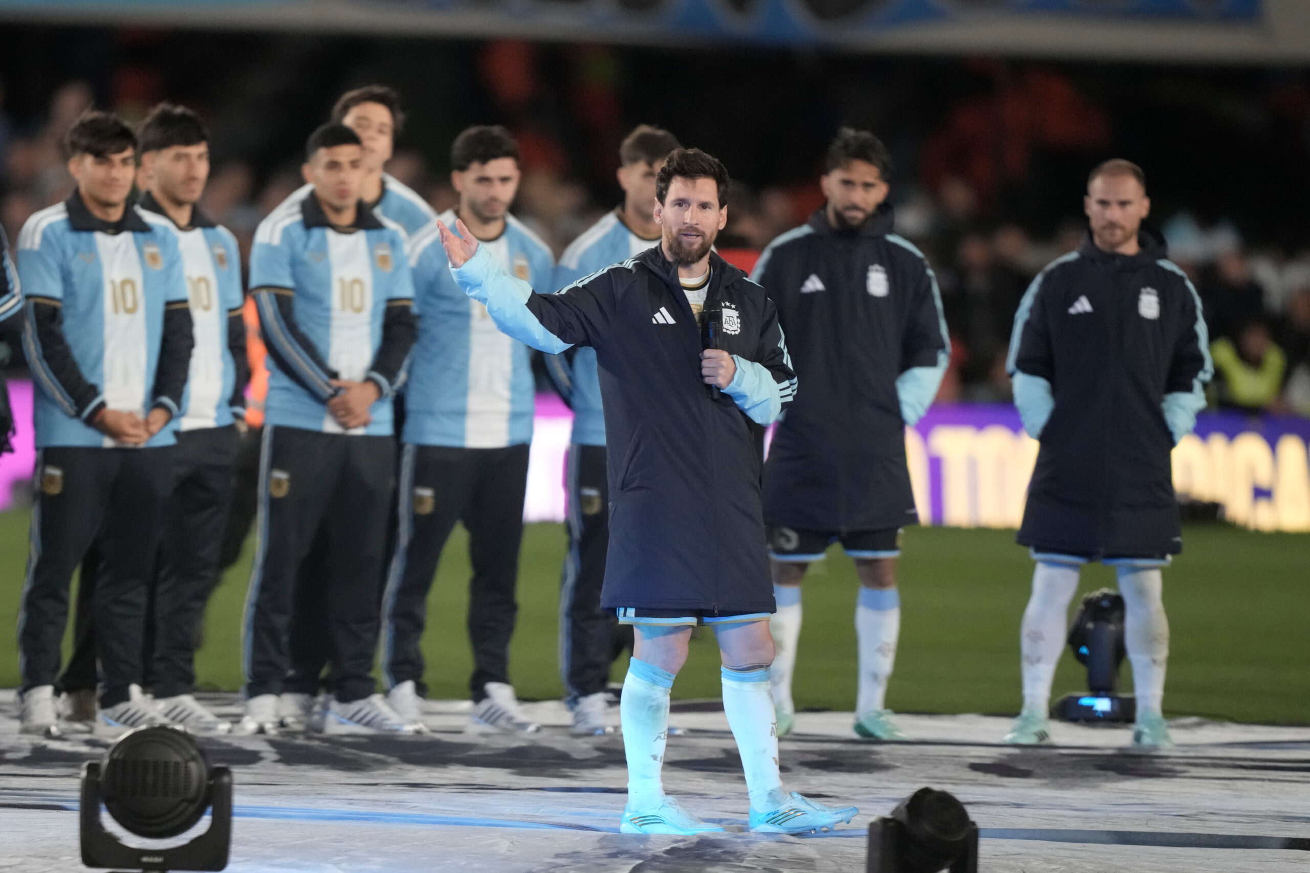 Lionel Mesi: „Najtužniji dan moje karijere“ – emotivno oproštajno obraćanje pred 80.000 navijača – Lionel Mesi Argentina oproštaj