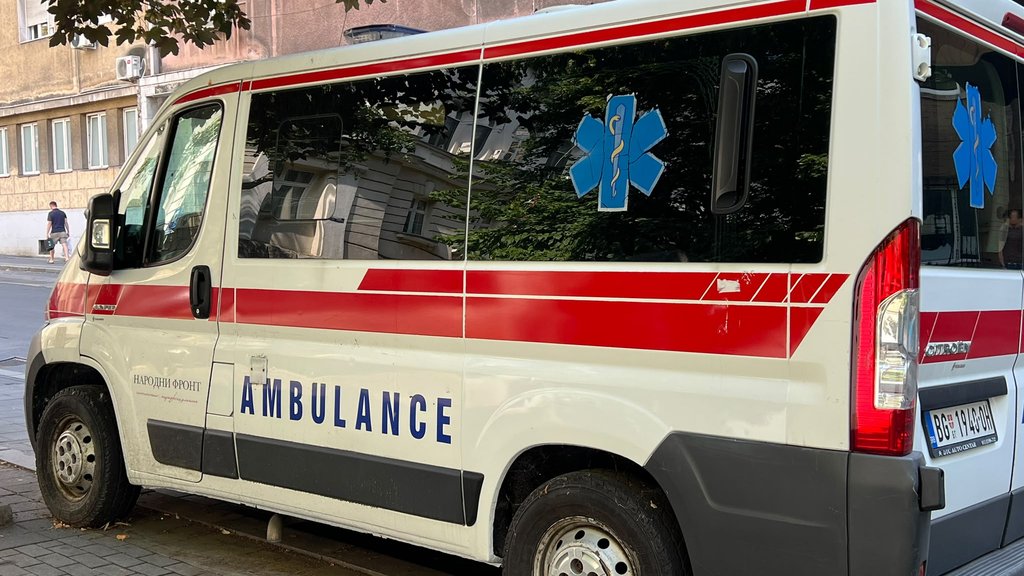 Nezgoda u čačanskoj Atenici: Žena povređena i zbrinuta u bolnici – saobraćajna nezgoda u Čačku