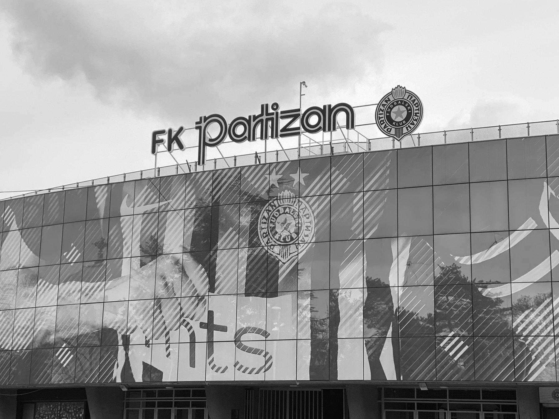 Partizan menja reflektore: Tradicija i navijači ostaju u fokusu – Partizan stadion reflektori