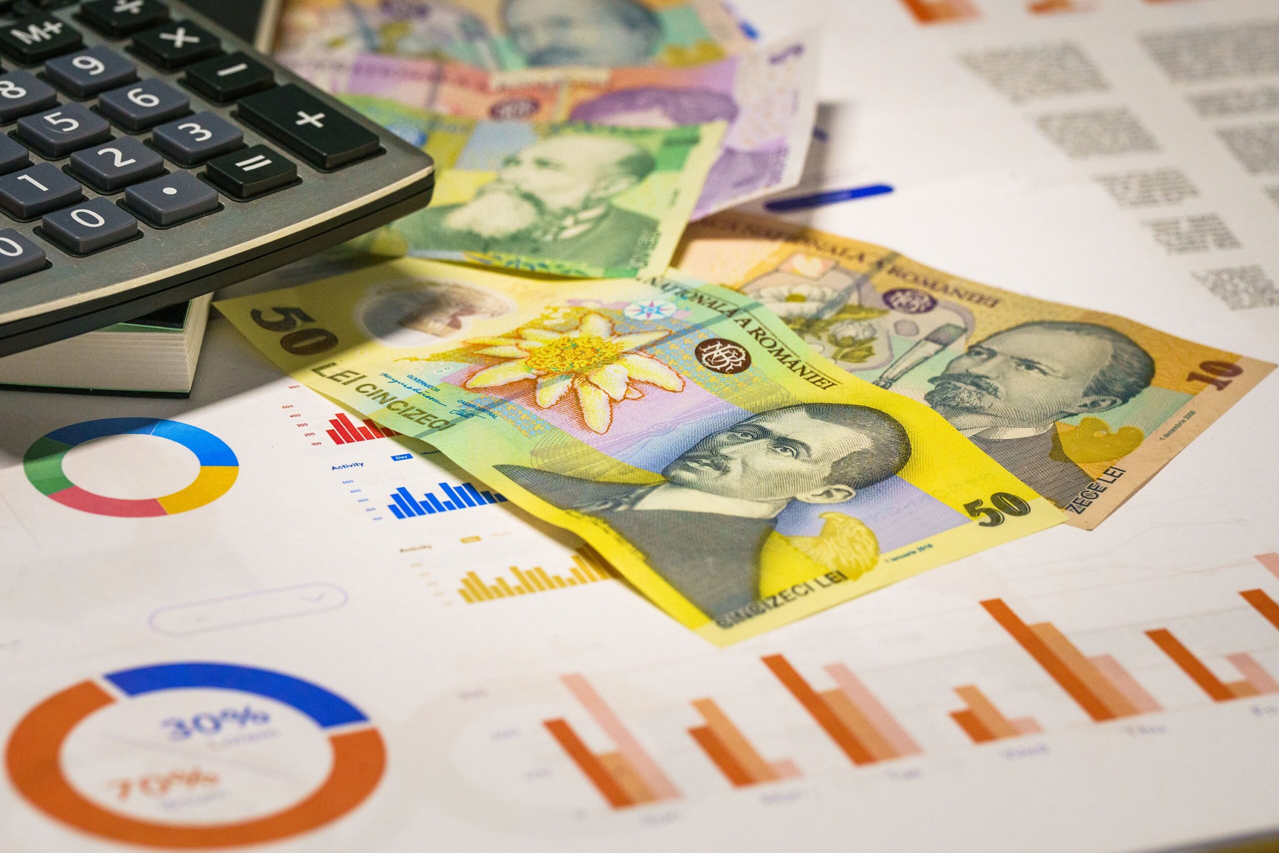 Rumunski lej pao na 5,3527 prema evru usled političke krize