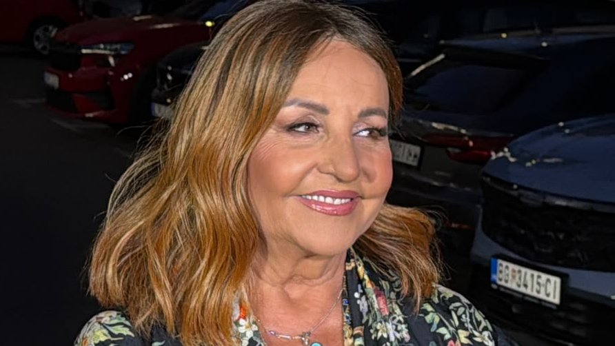 KO JE SONJA POLIĆ, UNUKA ANE BEKUTE: Mlada lepotica postala desna ruka slavne pevačice, otkriveno čime se bavi (FOTO) – Sonja Polić i Ana Bekuta