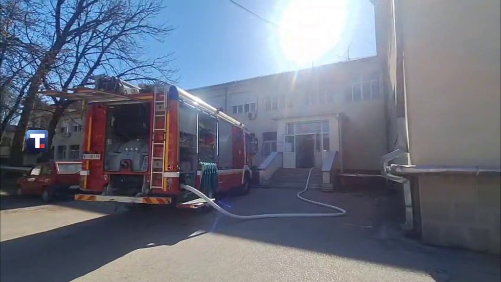 Požar u Kliničkom centru u Podgorici: Evakuisani pacijenti, zadimljenost otežava intervenciju